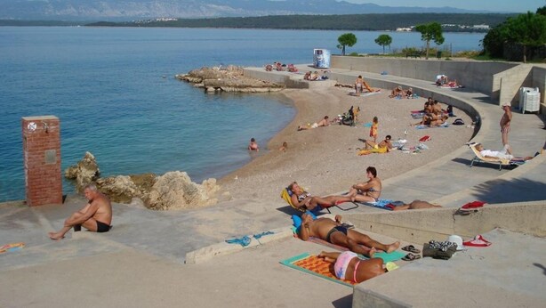 Unclassified image, 1 of 14, button - Sanda - 120m From the Beach - A1 Rozi 2 2 (Malinska-Dubasnica)