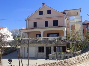 Apartment, Smoking | 1 bedroom - Sanda - 120m From the Beach - A1 Rozi 2 2 (Malinska-Dubasnica)