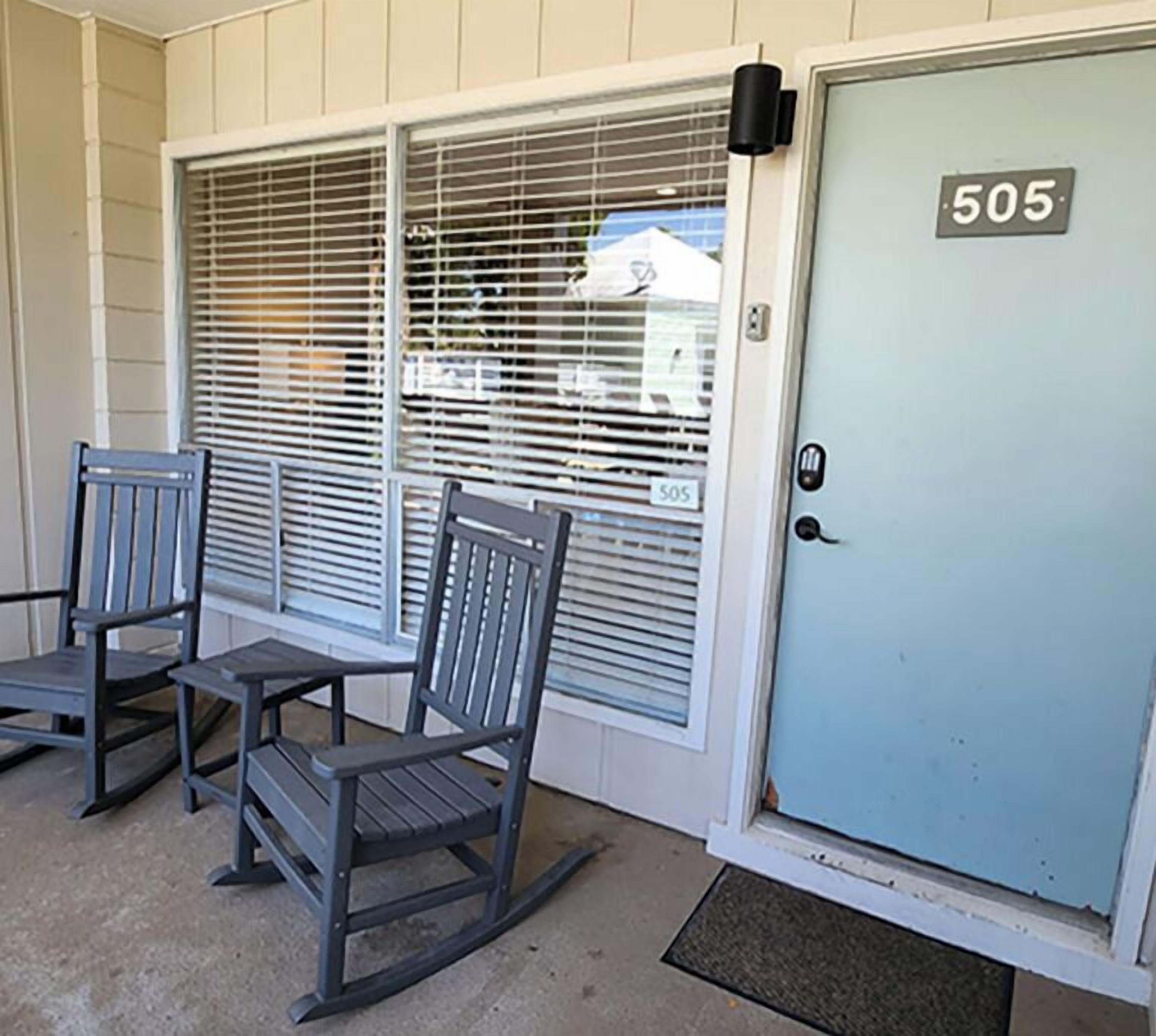 Short walk to beach, pools, fitness center, Beach Club, pets ok, cards avail.