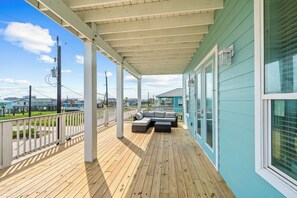 Terrace/patio - Brand New Beachfront
W/Tesla Charger-Amenities (Surfside Beach)