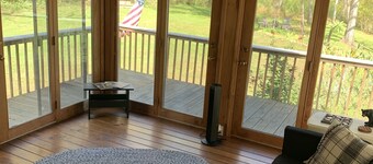 Baker's Cottage - Relax in this quiet mountain cottage by the creek.