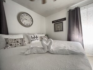 1 bedroom, desk, iron/ironing board, free WiFi