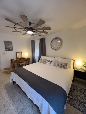 1 bedroom, desk, iron/ironing board, free WiFi - “Our Nest” located in the historic Cumberland Biltmore district.  (Lakeland)