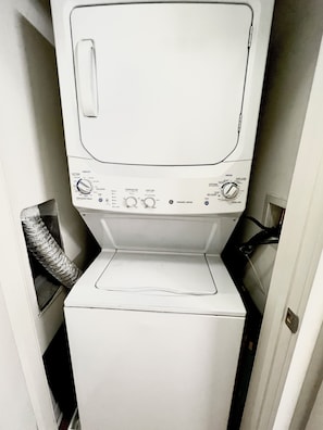 Interior - Luxury Quiet 1BR Tysons Apt Great for Business Travelers (Tysons)