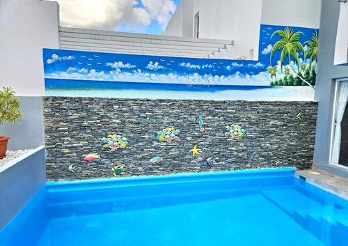 Private Villa 4 bedrooms 3.5 Bath with private pool, close to beautiful beaches
