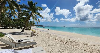 Private Villa 3 bedrooms 3.5 Bath with private pool, close to beautiful beaches