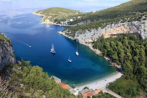 Apartment, Smoking - Accommodation in Coves Grozdana - 5 m From sea (Jelsa)