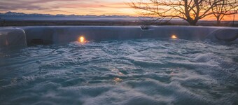 Charming gîte with view, private spa and swimming pool