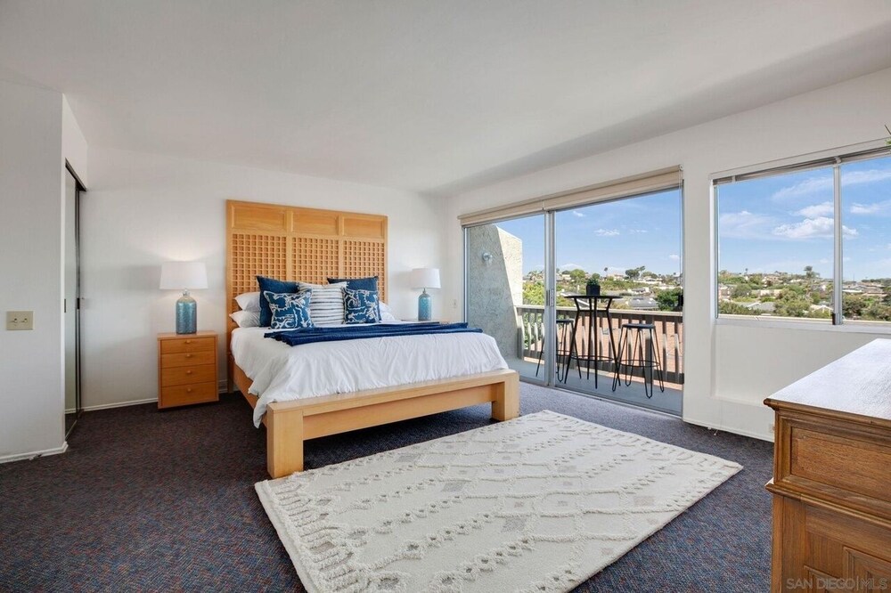 "Panorama Haven Where Ocean, City, and Bay Converge" La Jolla Vrbo