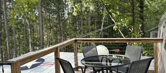 Stay in a Piece of History! 1941 WWII Douglas DC-3 Airliner