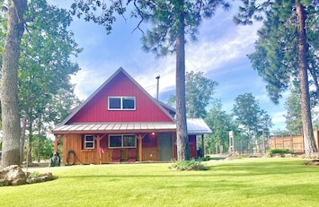 Ridgeline Retreat Guesthouse entrance