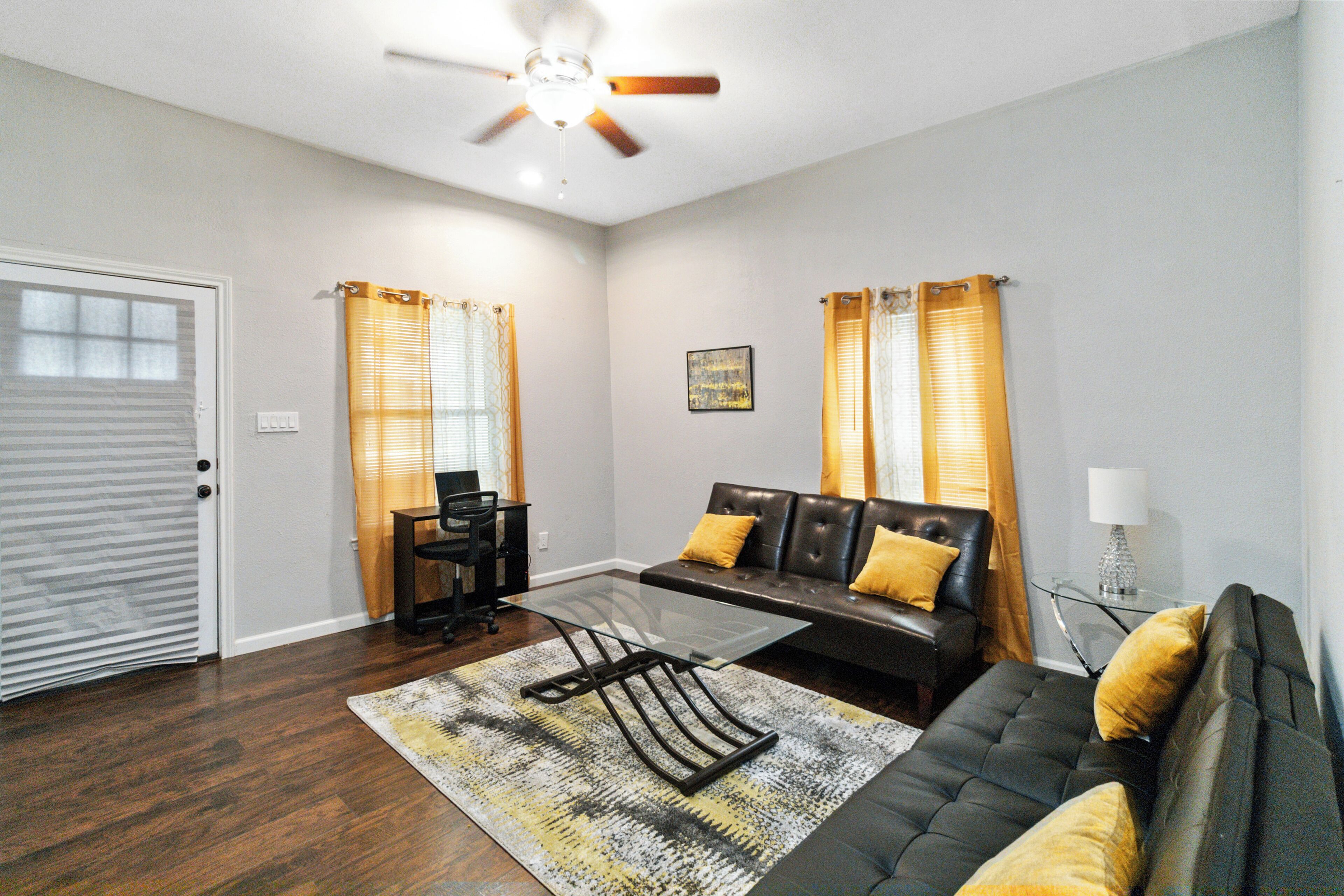 Beautiful Modern 1 bedroom Duplex