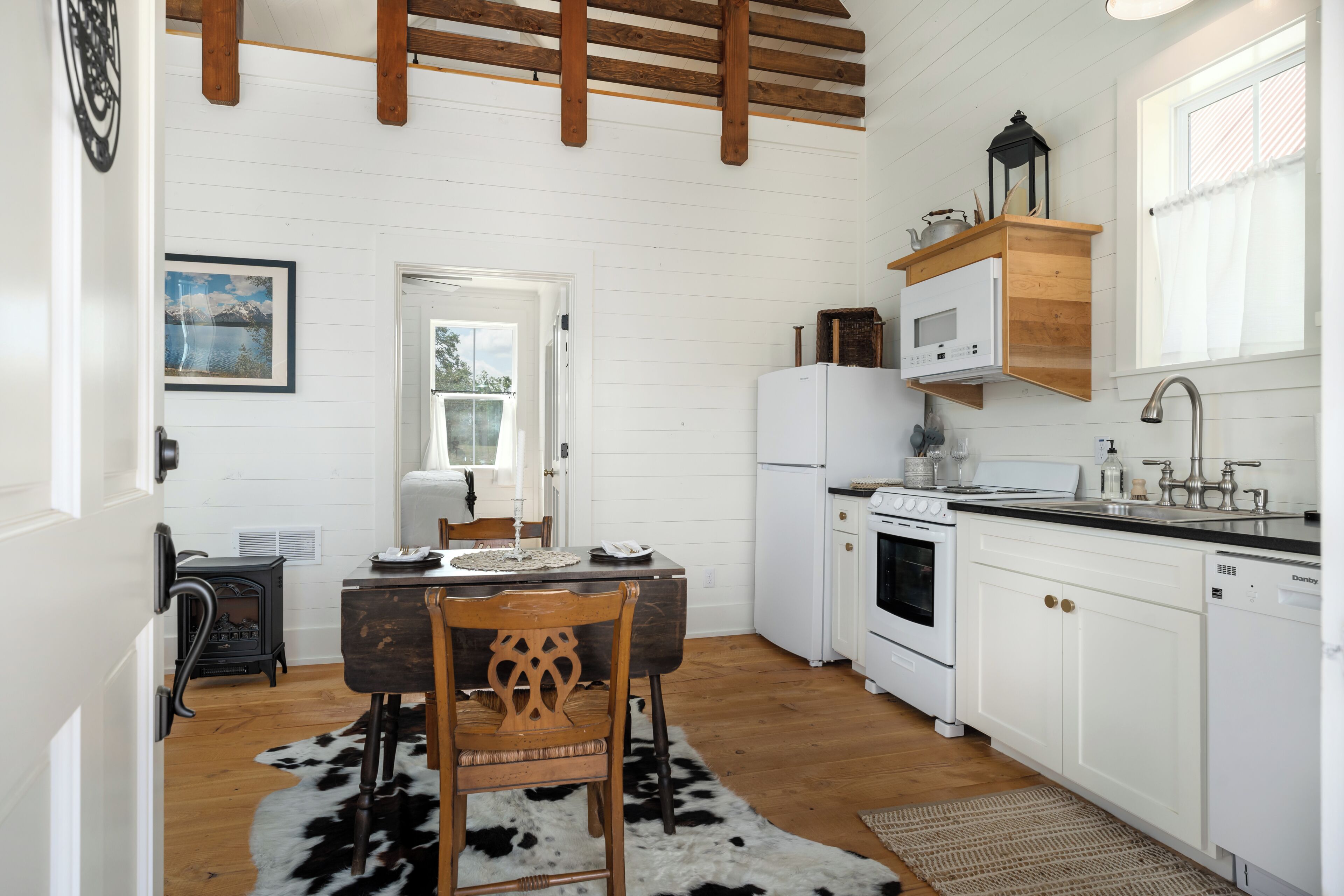 Refrigerador, microondas, horno, placa de cocina