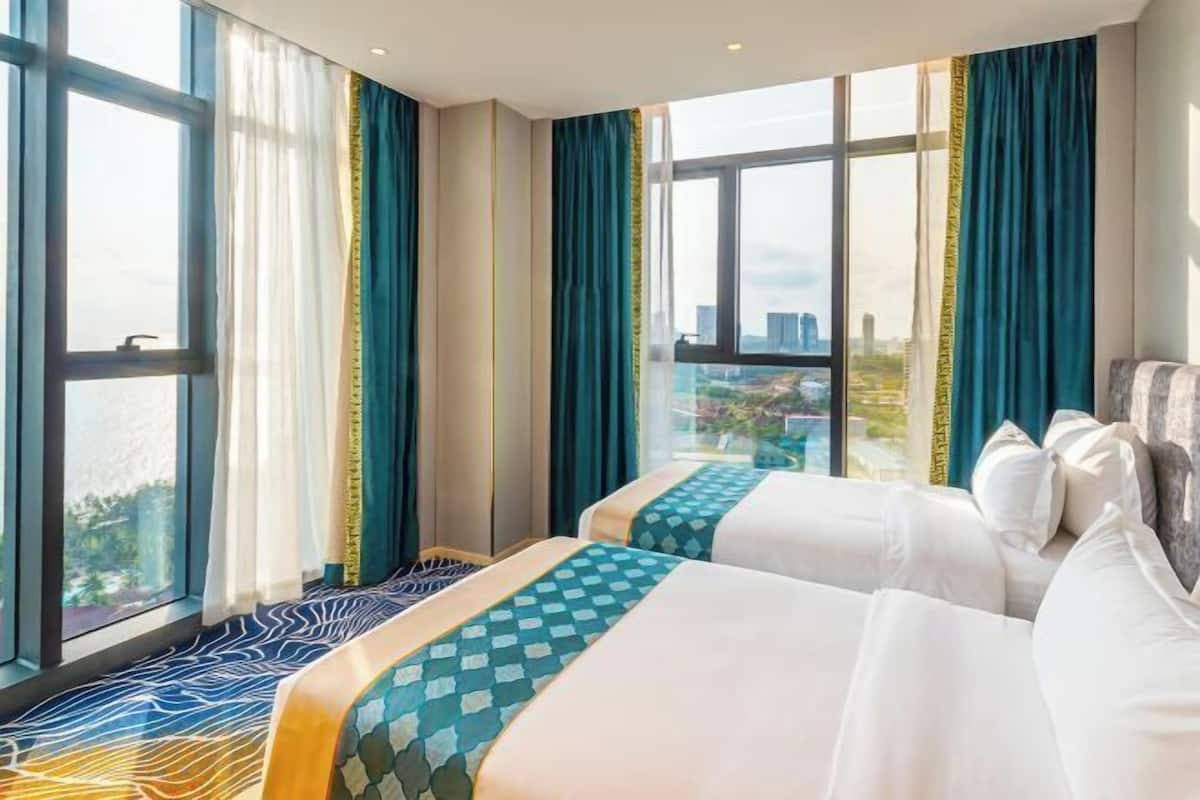 1 bedroom, premium bedding, free minibar, in-room safe