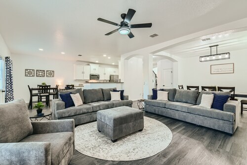 Gathering Place 4BR • Lackland BMT • Seaworld < 4.5mi