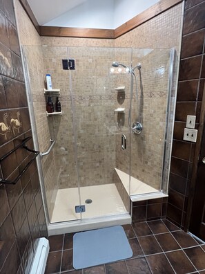 Shower, hair dryer, towels, soap - Newly Renovated 4BR 2BA Ocean Block Bay View Ship Bottom Home Central Location (Ship Bottom)