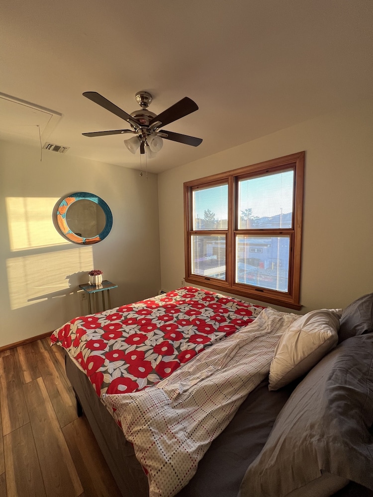 Newly Renovated 4BR 2BA Ocean Block Bay View Ship Bottom Home Central