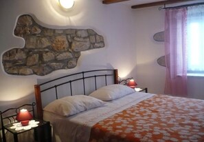 House, Smoking | 2 bedrooms - Holiday Houses, Villas Old Stone - Parking (Cres)