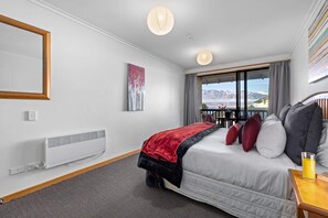 3 bedrooms, iron/ironing board, travel cot, WiFi