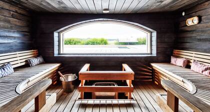 Villa Degerby - 5br Lux Manor w/Heated Pool & Spa