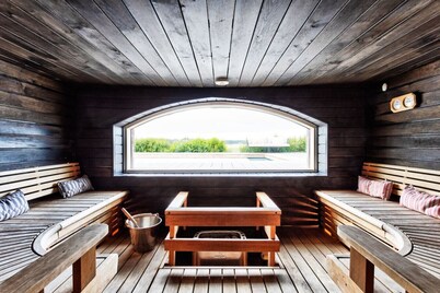 Villa Degerby - 5br Lux Manor w/Heated Pool & Spa