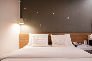 Deluxe Room | 1 bedroom, free WiFi, bed sheets