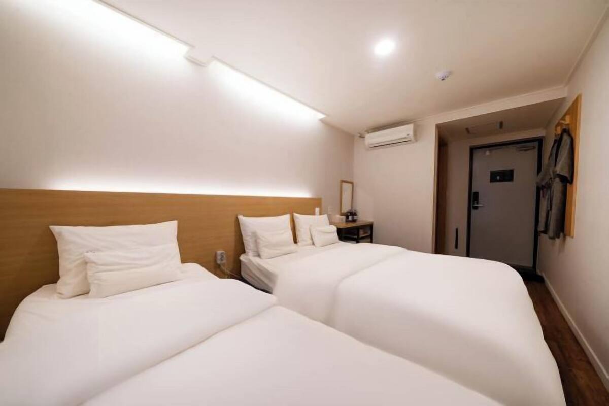 Wifi gratis y ropa de cama