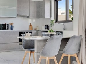 Apartment, 2 Schlafzimmer, Balkon, Stadtblick | Innenbereich