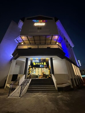 واجهة المنشأة