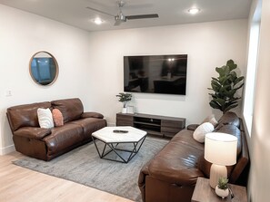 TV - Kanab Townhome - Hot Tub - 3br - Sleeps 10 - Zion (Kanab)