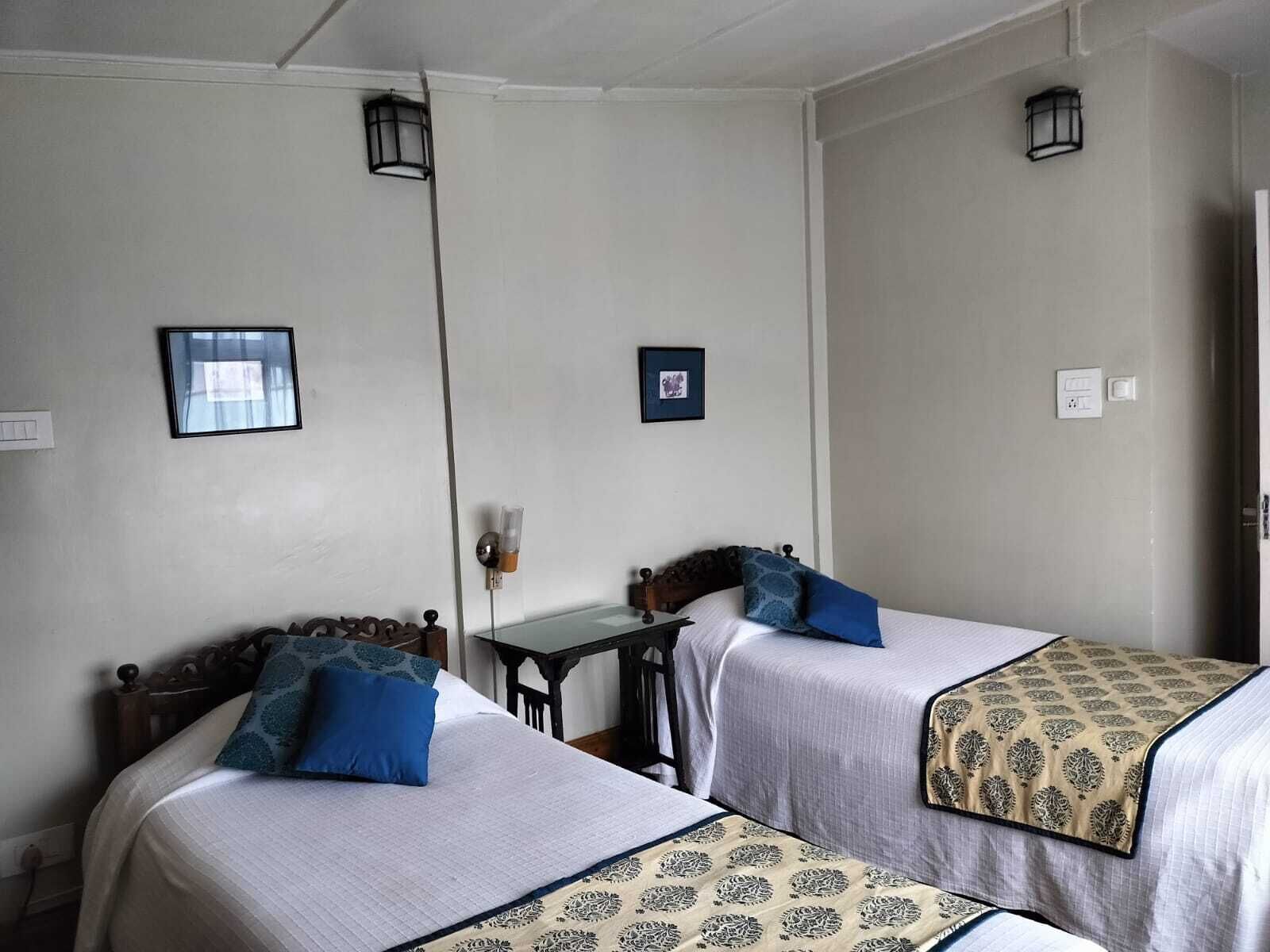 9 bedrooms, desk, WiFi, bed sheets