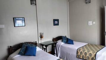 9 bedrooms, desk, WiFi, bed sheets