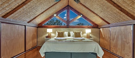 4 bedrooms, iron/ironing board, travel cot, WiFi