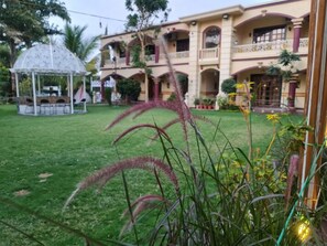 Front of property - Woods inn Resort  (Bhopal)
