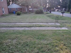 Property grounds - FRESHLY RENOVATED 2 BEDROOM DUPLEX (Chesapeake)