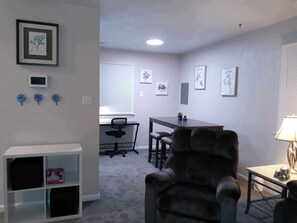 Interior - FRESHLY RENOVATED 2 BEDROOM DUPLEX (Chesapeake)