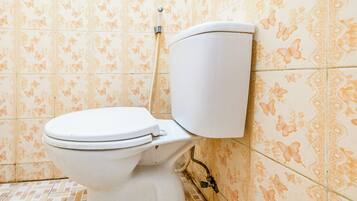 Standard Double Room | Bathroom | Shower, towels