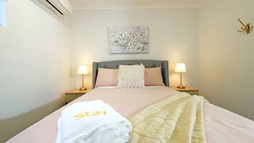 3 soverom, strykejern/-brett, reiseseng for barn og wi-fi (inkludert)