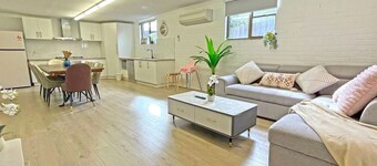 Pet Friendly Ringwood 3BR House FREE Parking Netflix