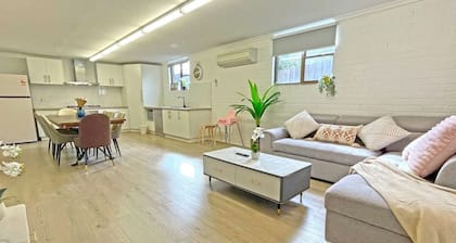 Pet Friendly Ringwood 3BR House FREE Parking Netflix