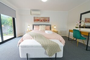 3 soverom, strykejern/-brett, reiseseng for barn og wi-fi (inkludert)