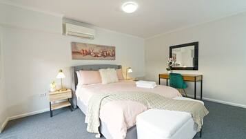 3 soverom, strykejern/-brett, reiseseng for barn og wi-fi (inkludert)