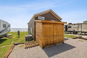 Exterior - Cozy Lakefront Cottage on Richland-Chambers (Kerens)