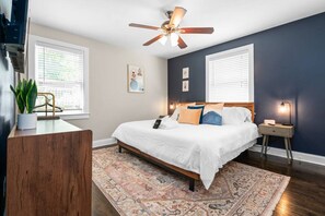 3 bedrooms, desk, iron/ironing board, WiFi - 4 Beds 2 King Pet Friendly Serene Retreat (Decatur)