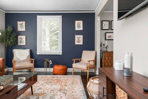 Interior - 4 Beds 2 King Pet Friendly Serene Retreat (Decatur)