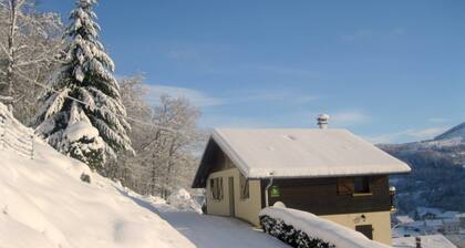 Gite Avec Belle vue sur Montagnes et Vallée