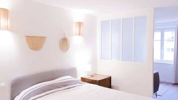 1 bedroom, iron/ironing board, Internet, bed sheets