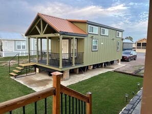 Property grounds - Inviting + Modern Tiny Lakehome (Kerens)