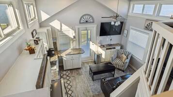 Televisión y chimenea