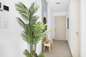 Belgravia Heights 209 | Ropa de cama de alta calidad, caja fuerte, mobiliario individual